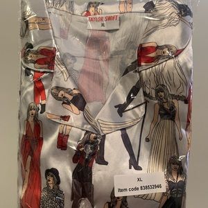 Taylor Swift RED PJ’s sz XL